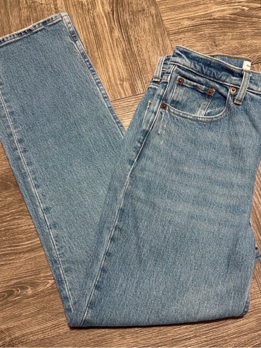 Abercrombie & Fitch Women’s '90s Straight Jeans - Light Blue Denim - Picture 5 of 9